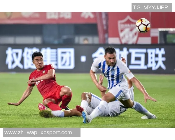 富力与权健首发阵容对比分析揭示双方战术布局与关键球员表现